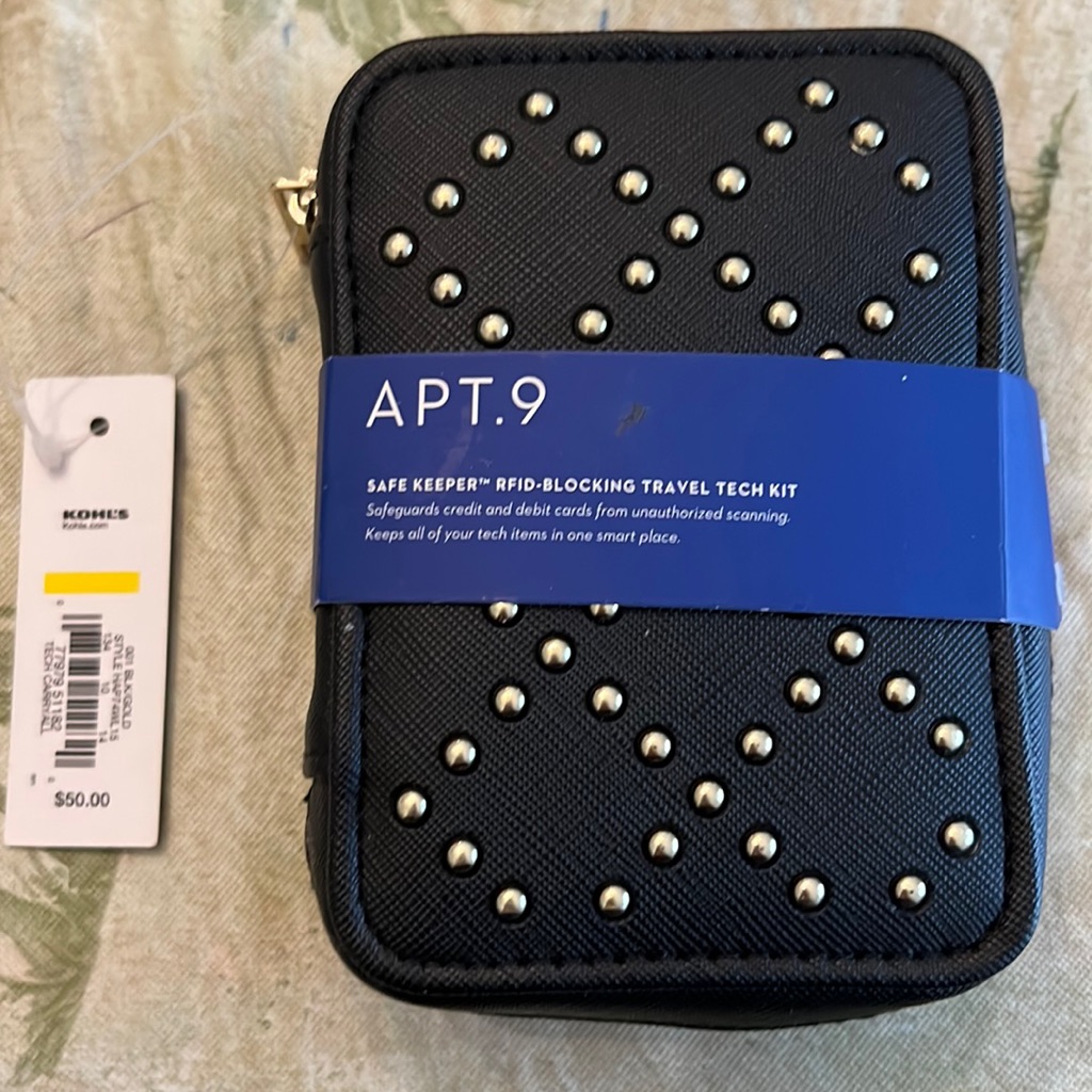 Super Fashionable Studded Brand New Tech Travel Kit